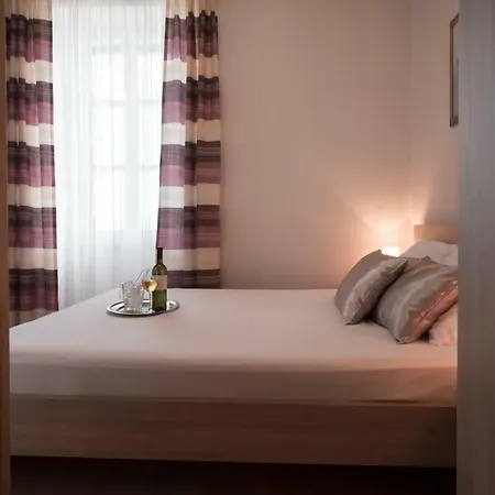 Svjetionik Sućuraj
